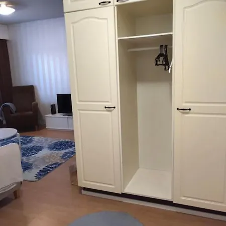 Tilava Kt Yksioe, Lasitettu Parveke Apartment